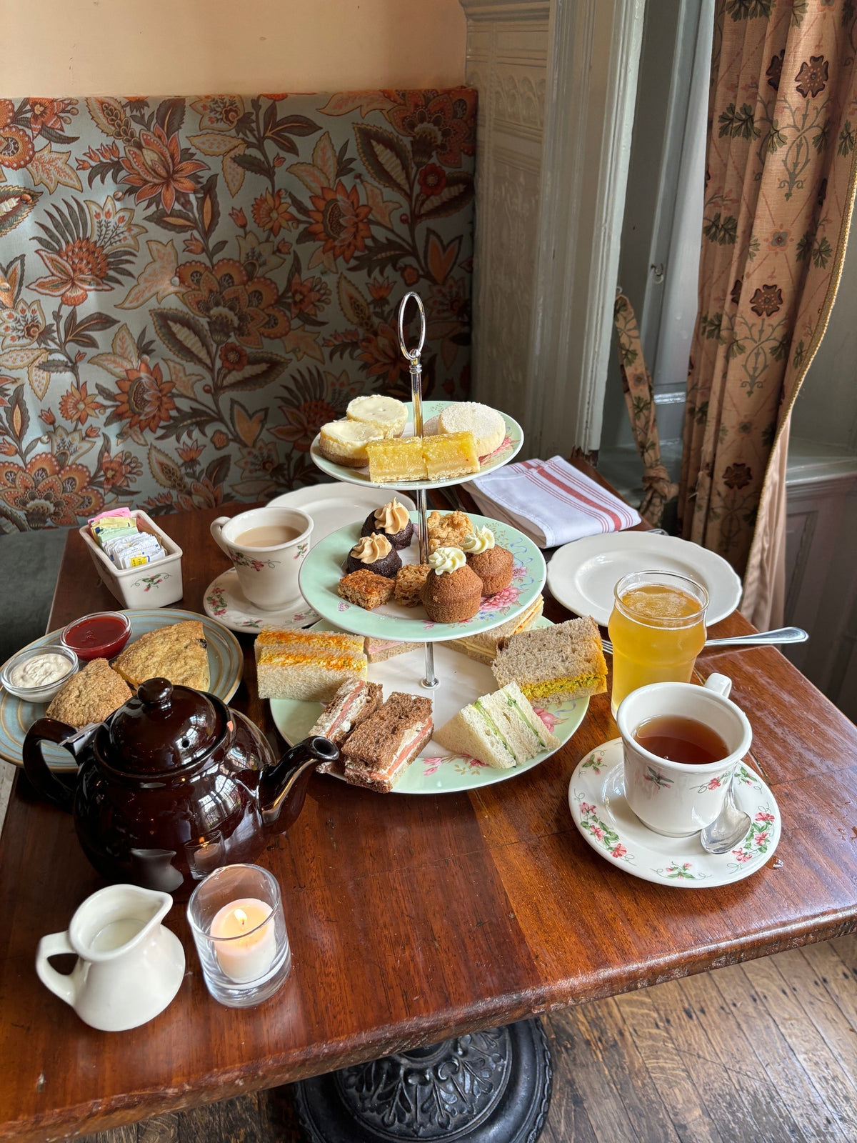Review of Afternoon Tea at Dandelion Pub Philadelphia